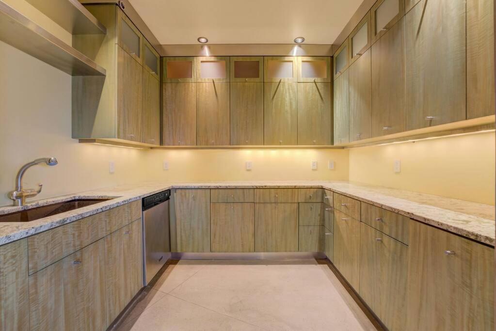 1600 Kcm Penthouse Apartment Cleveland Exterior photo